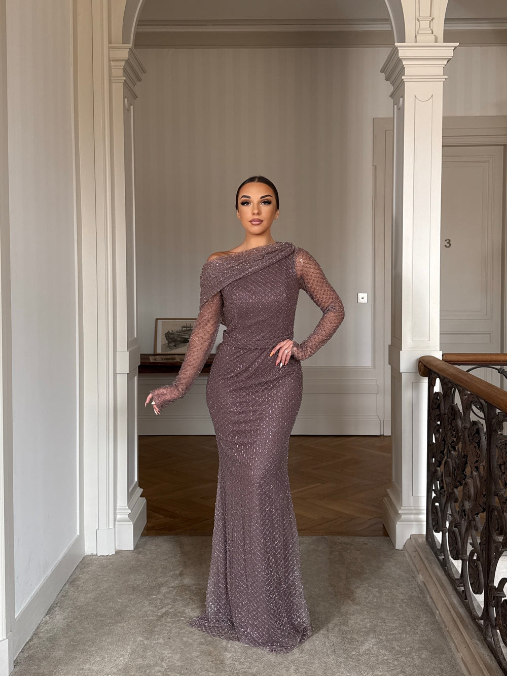 Longue robe de soirée taupe élégante, sans fente, manche longue, sans fente pour tout événement gala cérémonie mariage 