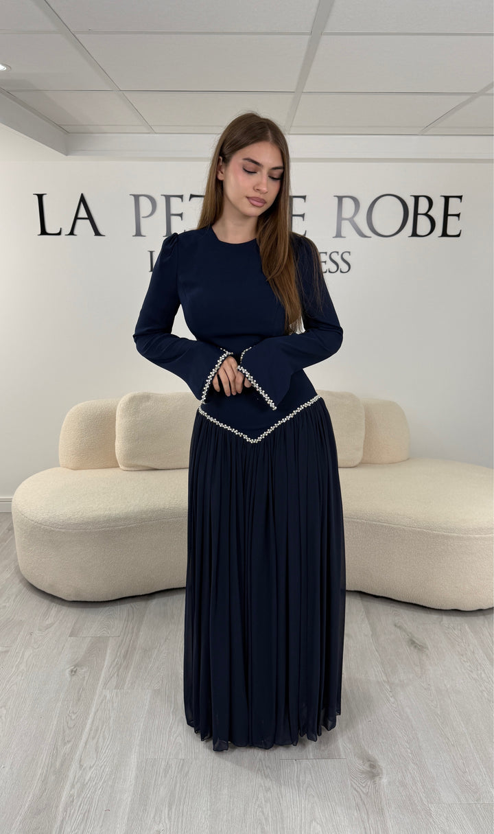 Robe de soirée modeste bleu marine Nehir, manches longues évasées et jupe en mousseline