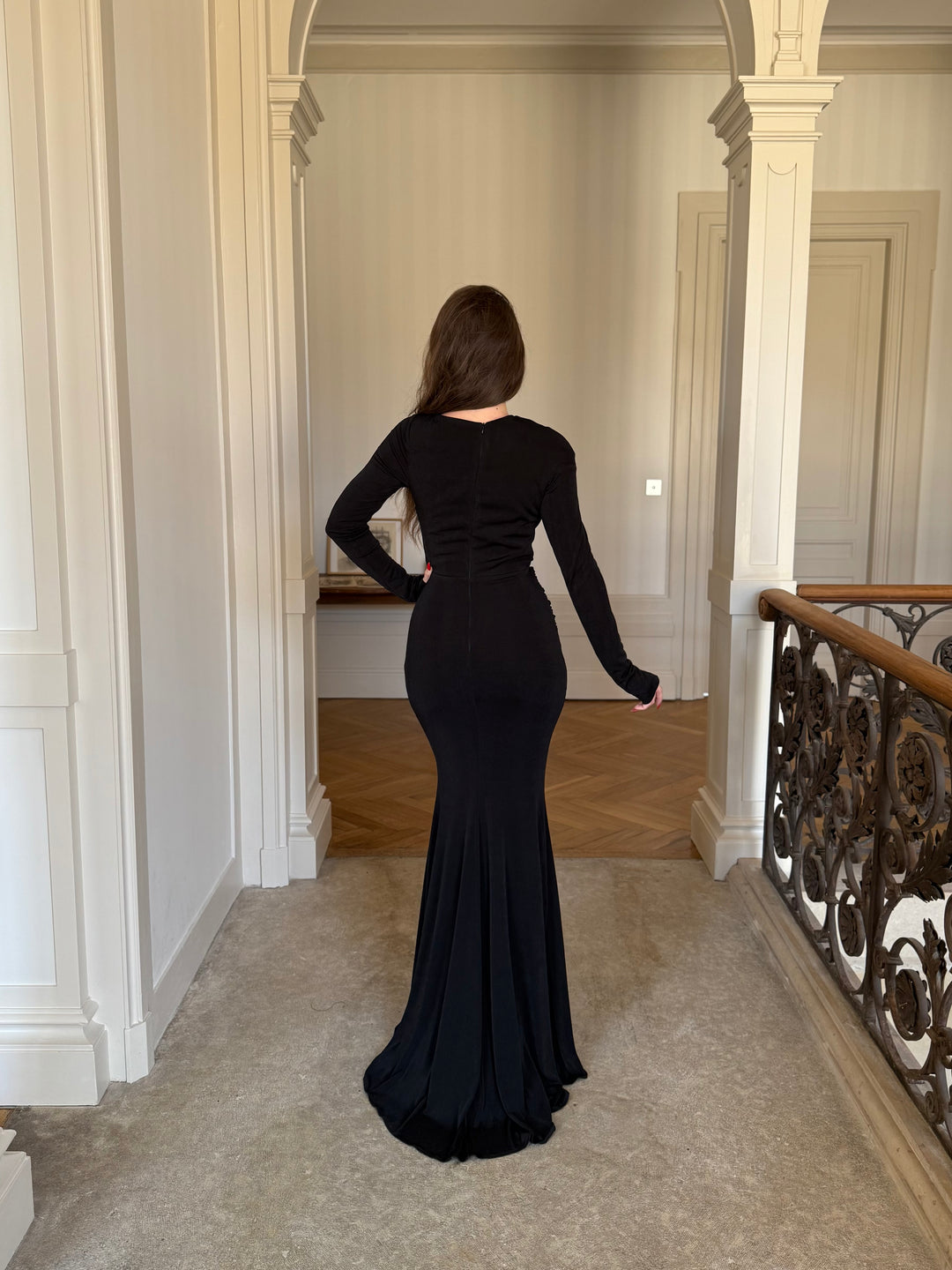 Longue robe de soirée chic noir, manche longue, sans fente, col rond pour tout type d'évenement, mariage, gala, cérémonie