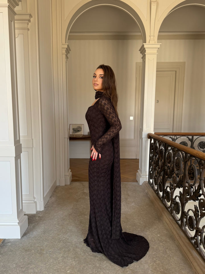 longue robe de soirée élégante marron, sans fente, avec une traine, col carré, pour tout type d'événement, mariage, gala, cérémonie