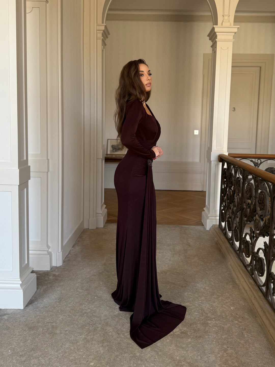 élégante longue robe de soirée marron, col carré avec effet drapé, manche longue, sans fente, pour tout type d'événement, mariage, gala , cérémonie