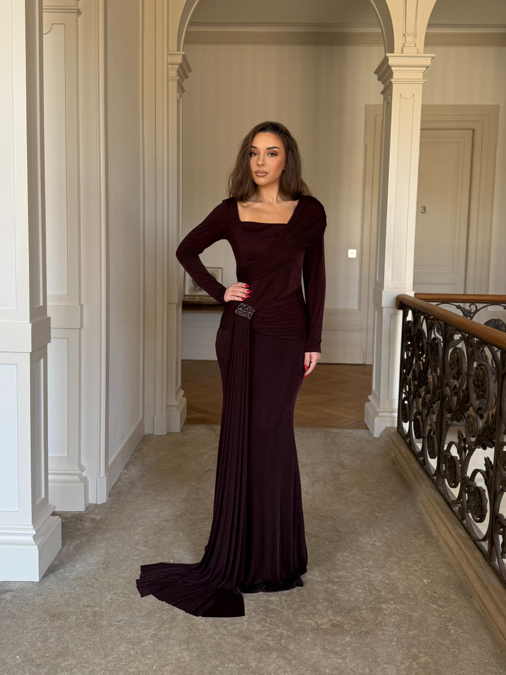 élégante longue robe de soirée marron, col carré avec effet drapé, manche longue, sans fente, pour tout type d'événement, mariage, gala , cérémonie