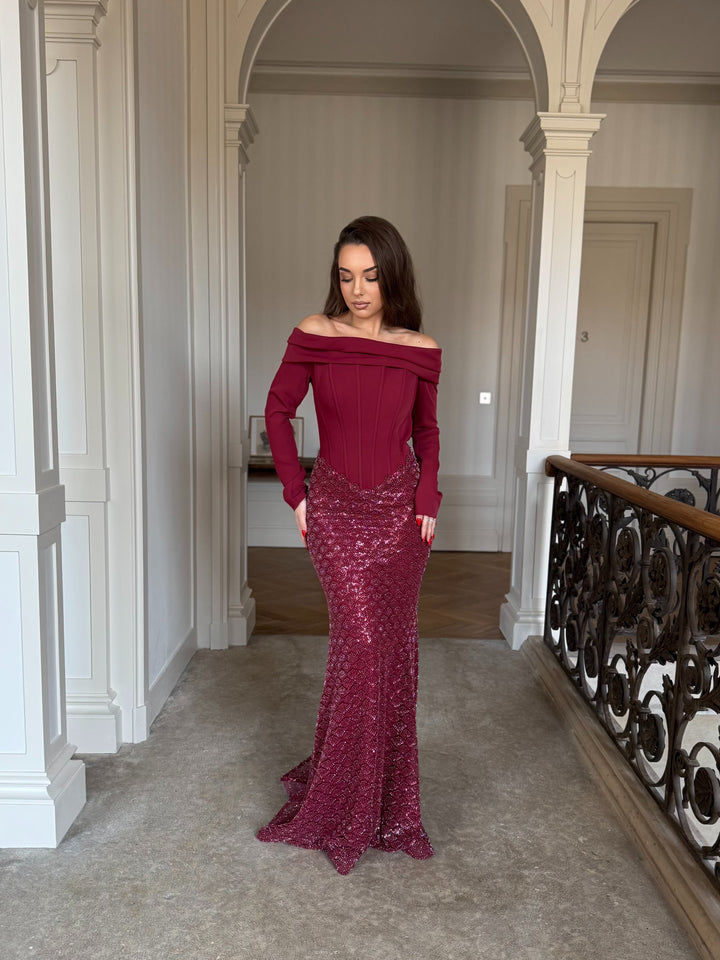 Longue robe de soirée bordeaux, col bateau, manche longue, sans fente, le bas entièrement perlés, pour tout type d'événement, gala, cérémonie, mariage demoiselle d'honneur