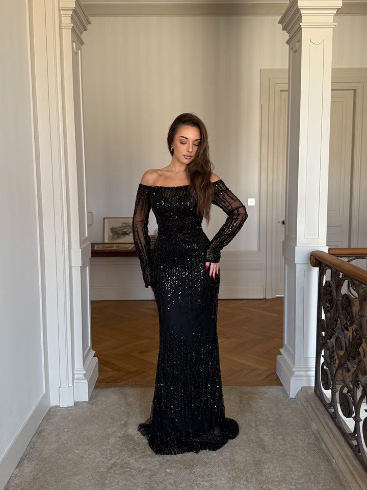 longue robe de soirée noir, manche longue, col bateau, sans fente pour tout événement gala cérémonie mariage