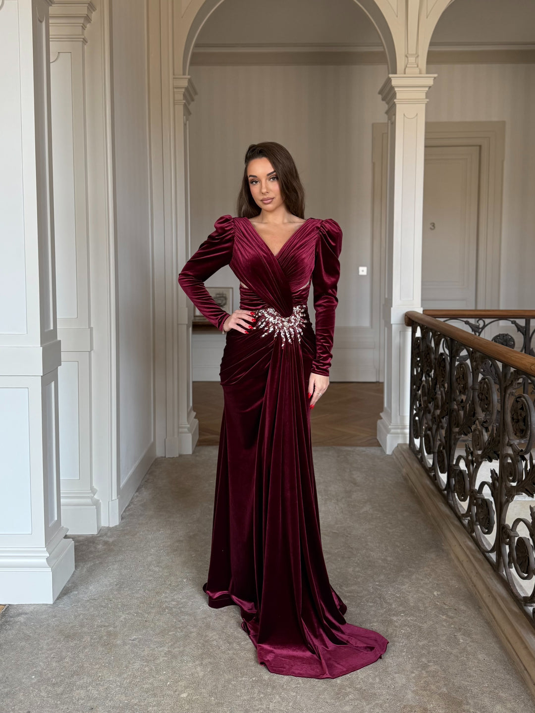 Longue robe de soirée sans fente élégante bordeaux en velour pour tout type d'événement mariage gala cérémonie demoiselle d'honneur