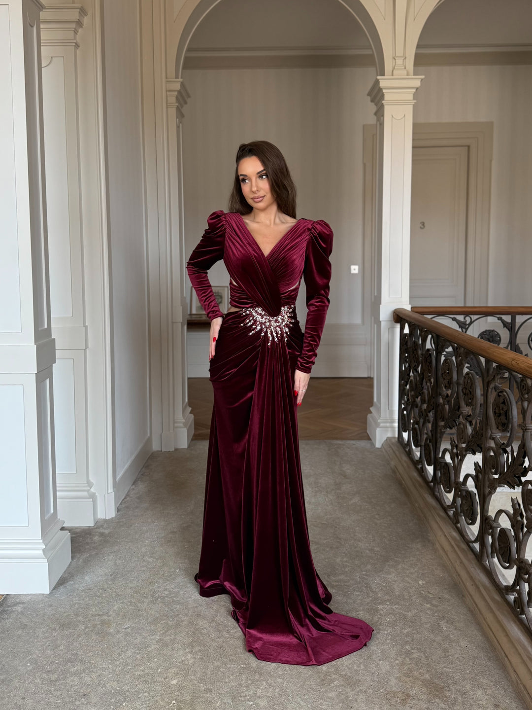 Longue robe de soirée sans fente élégante bordeaux en velour pour tout type d'événement mariage gala cérémonie demoiselle d'honneur