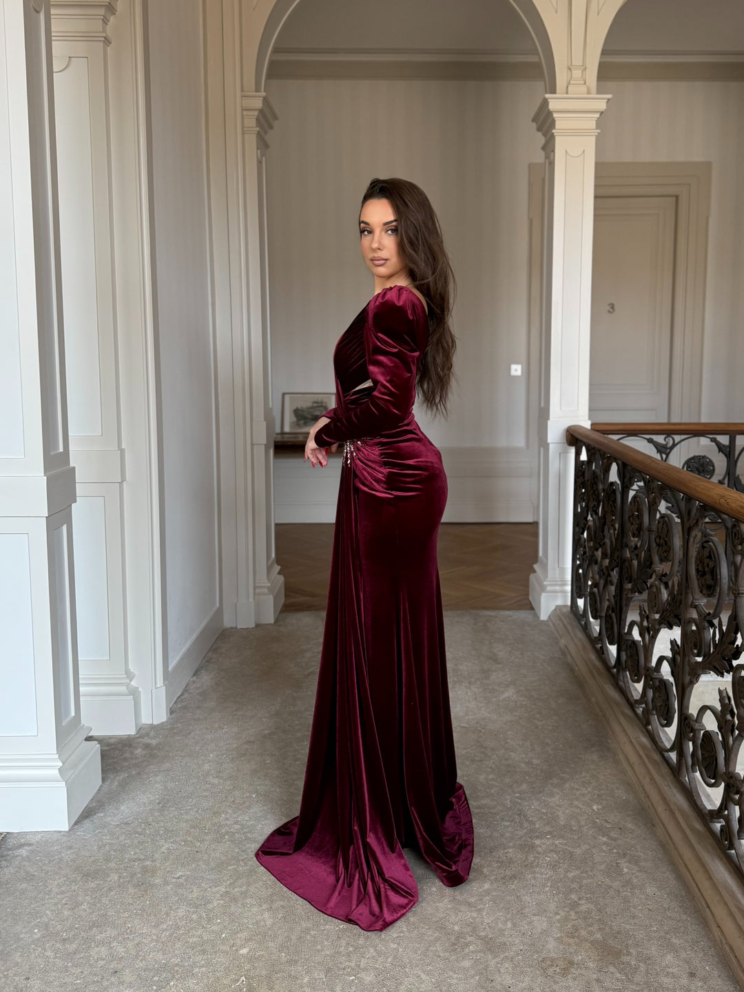 Longue robe de soirée sans fente élégante bordeaux en velour pour tout type d'événement mariage gala cérémonie demoiselle d'honneur