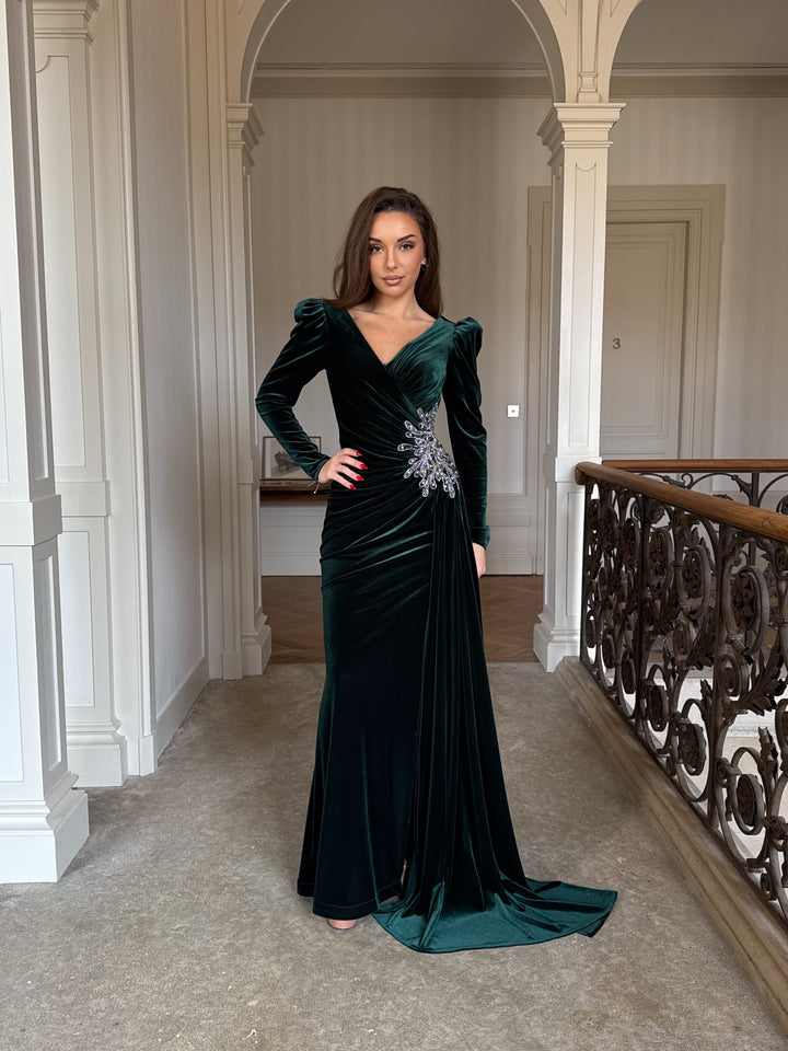 Robe de soirée élégante verte émeraude en velour, élégante avec sequins, manches longues et coupe ajustée.