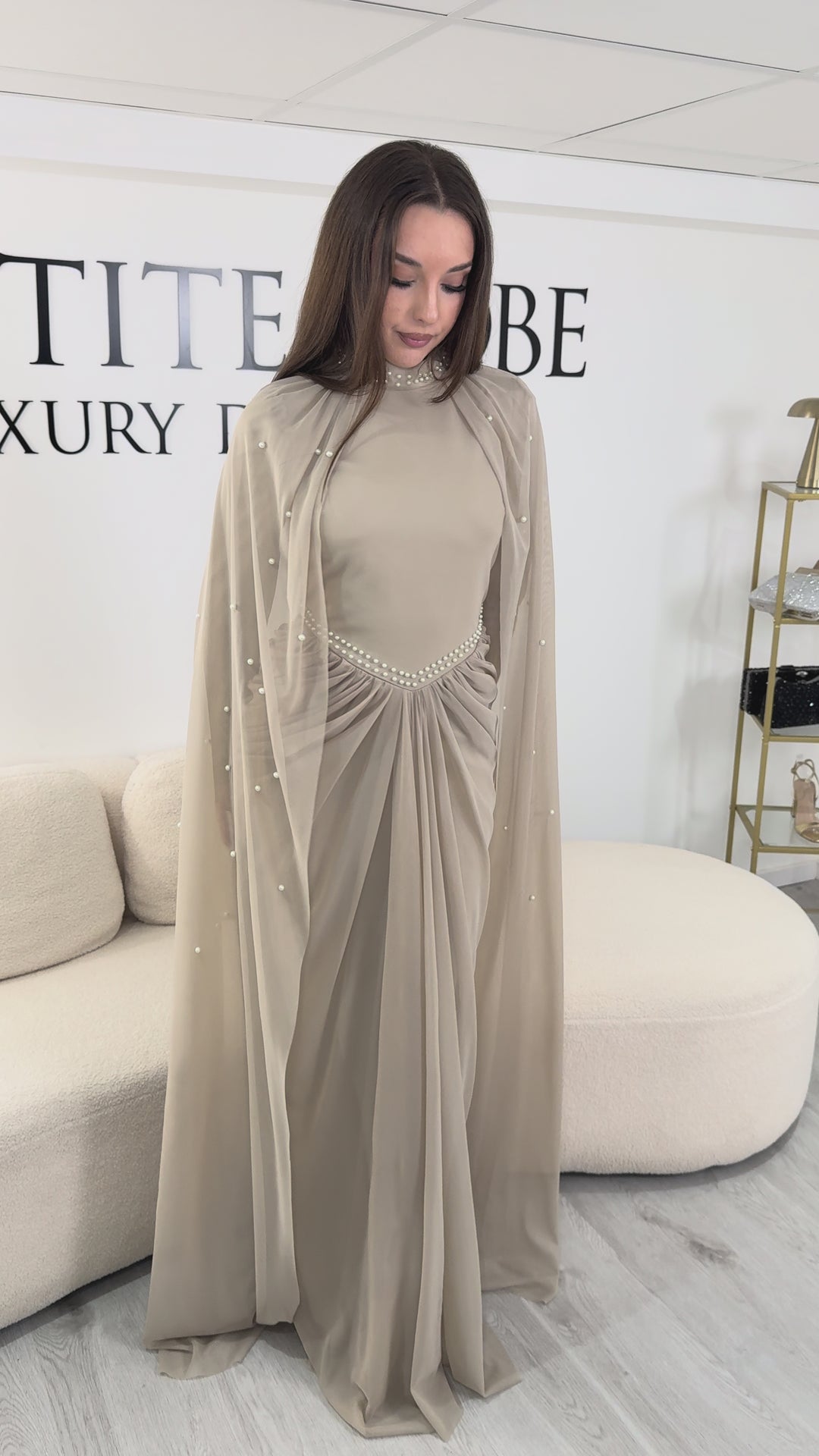 Abito da sera beige modesto - Elya