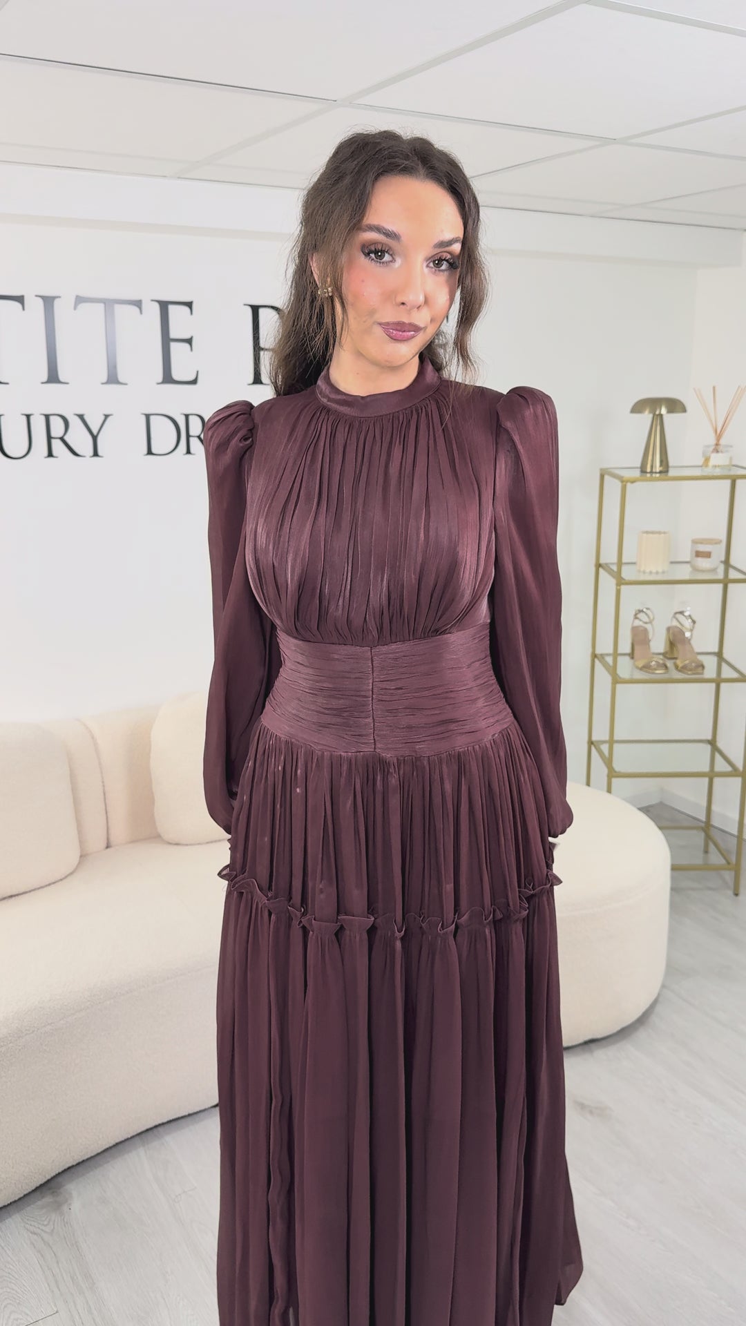 Beskeden brun aftenkjole - Dilara