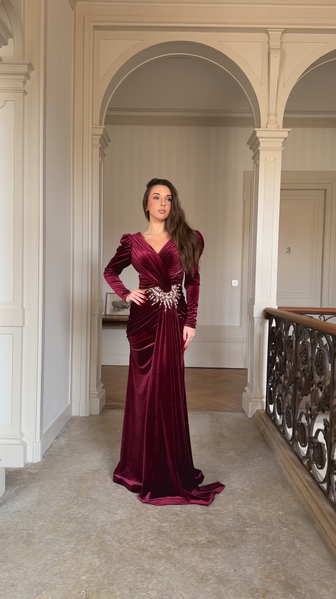 Longue robe de soirée sans fente élégante bordeaux en velour pour tout type d'événement mariage gala cérémonie demoiselle d'honneur
