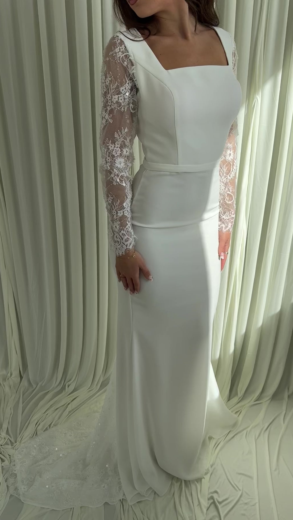 Vidéo de la robe de mariée Celin portée en mouvement
